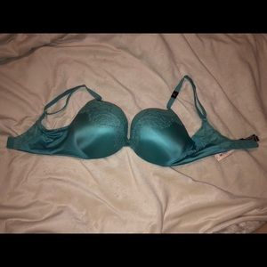 NWT Teal Victoria’s Secret Bra w/ Lace 32D